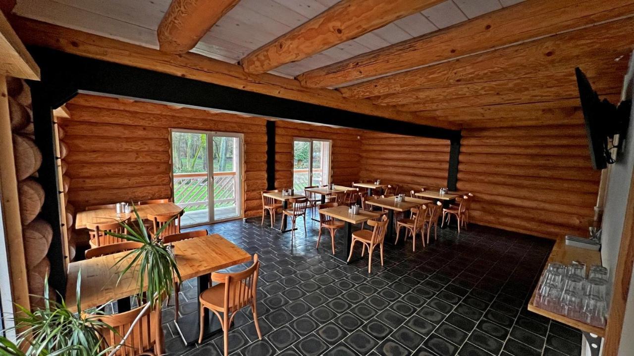 Penzion A Kemp Harasov Vysoka  Exteriör bild